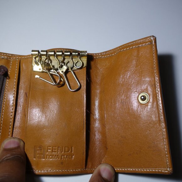 Vtg Fendi Roma Card & Key Case Holder Made In Italy, 2.5 in x 4.25 in (Folded) - Picture 9 of 16